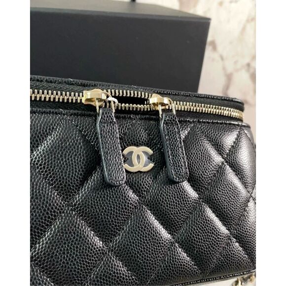 Chanel Women Pre-Loved Bag Very Good Condition - Picture 7 of 9